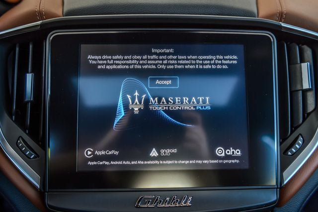 Used 2018 Maserati Ghibli RWD image 18
