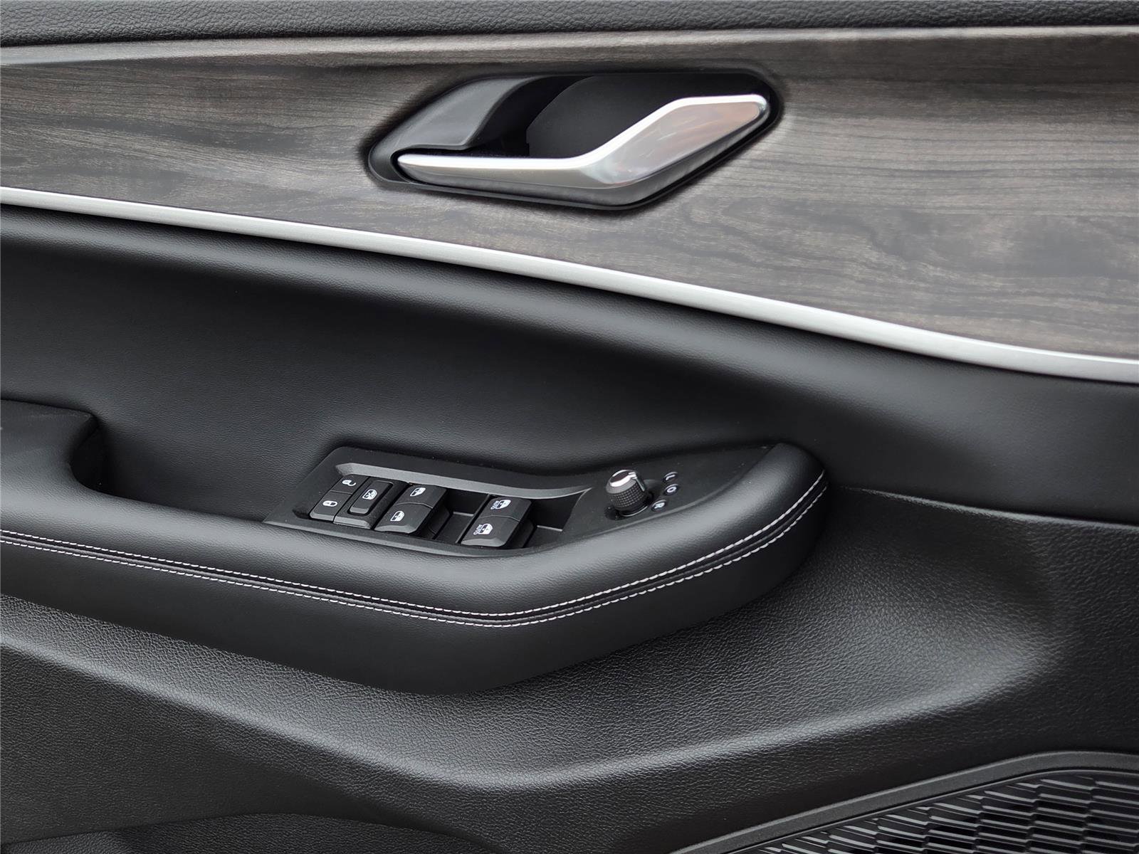 New 2026 Jeep Grand Cherokee L 2WD image 22