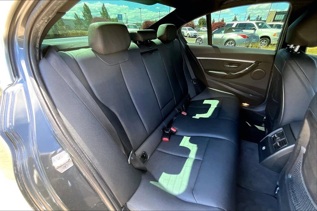 Used 2018 BMW 330i Sedan RWD image 19