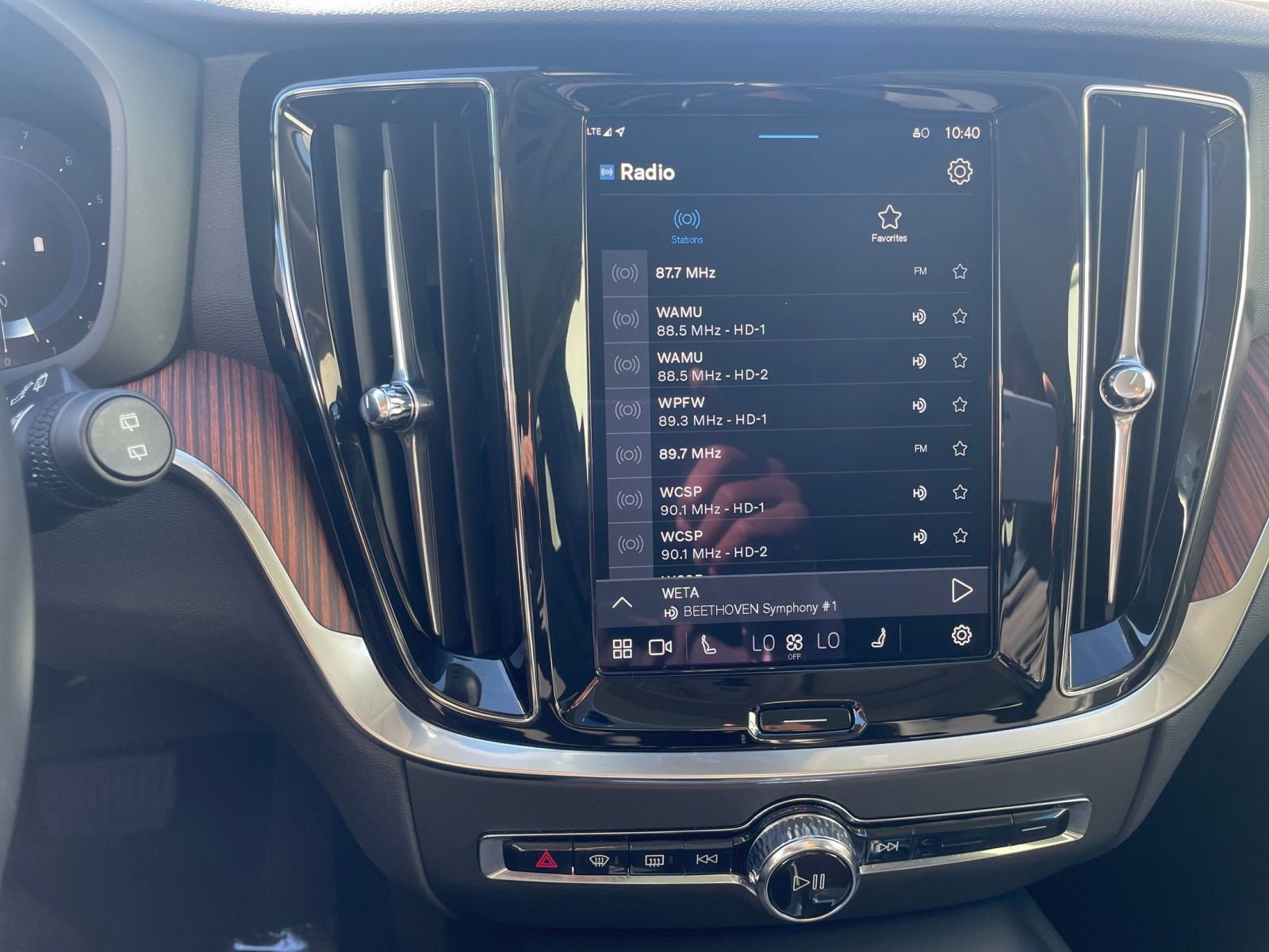 Used 2025 Volvo V60 B5 Cross Country Plus image 18