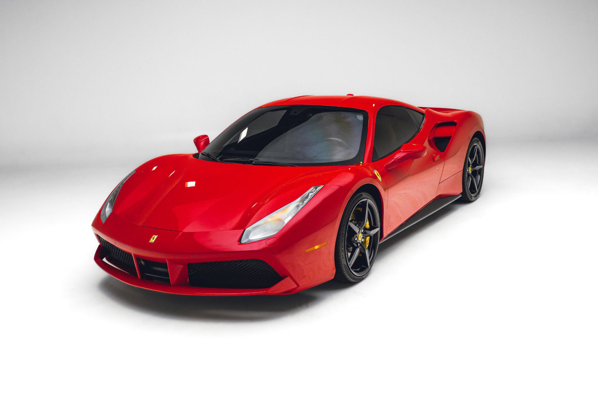 Used 2017 Ferrari 488 GTB RWD image 2