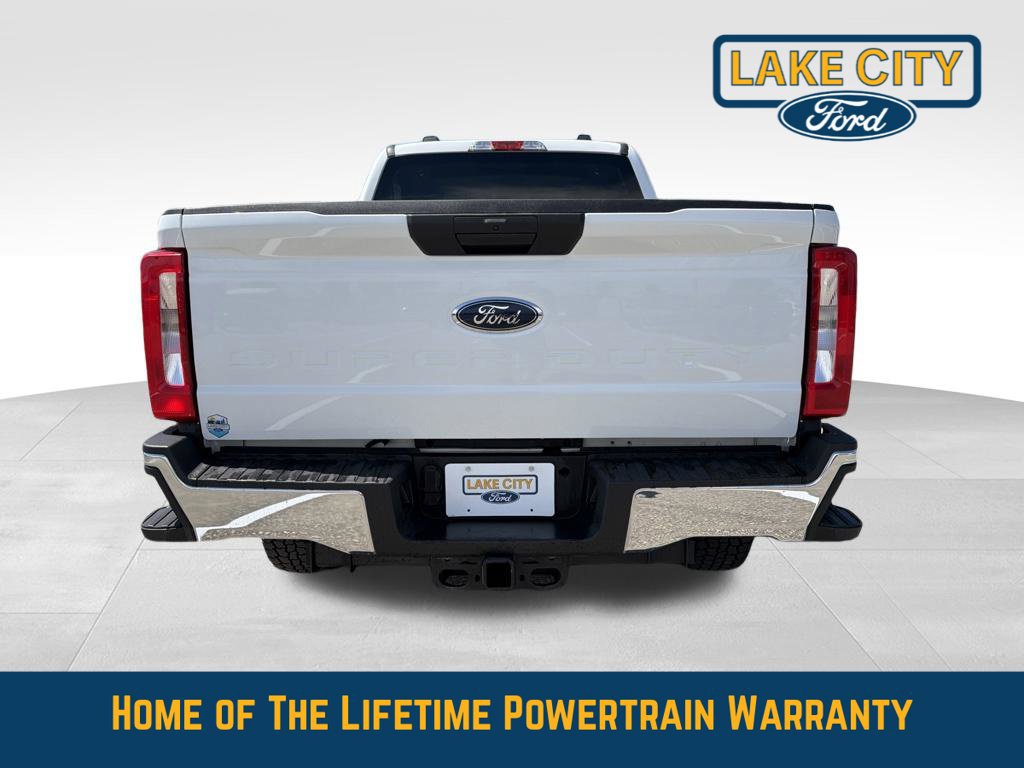 Used 2025 Ford F250 XLT AWD/4WD image 4