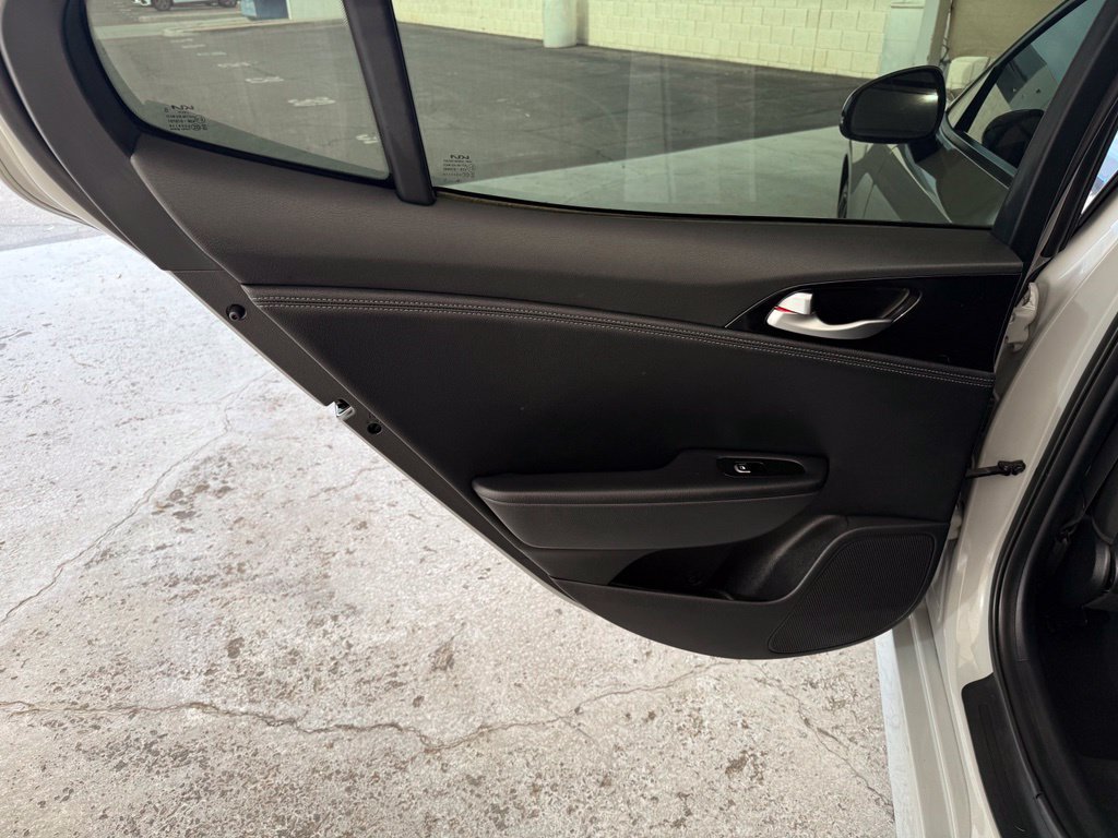 Used 2023 Kia Stinger GT-Line RWD image 23