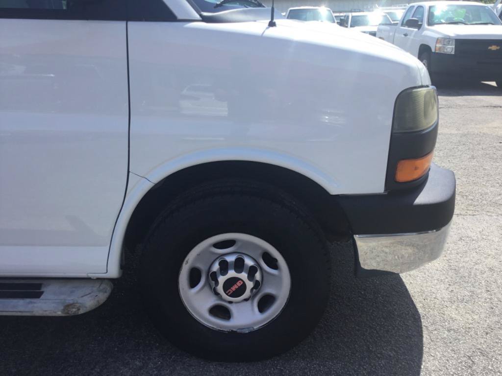 Used 2014 GMC Savana 2500 RWD image 9