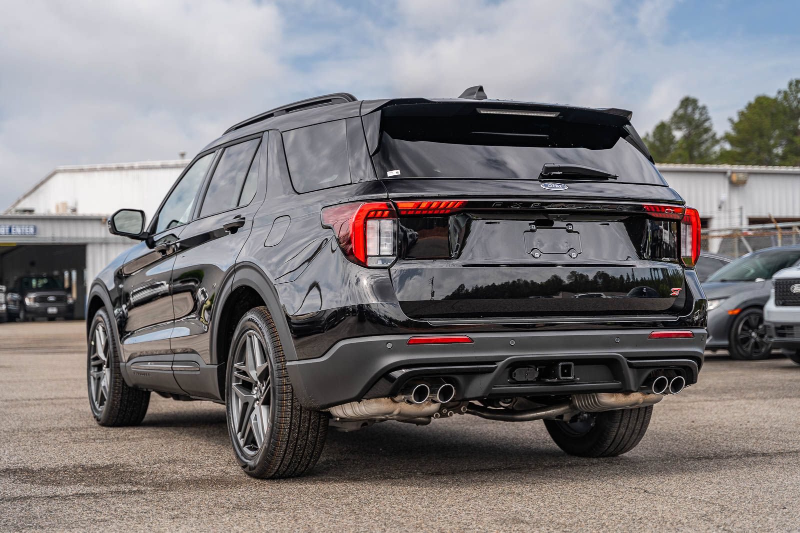 Used 2026 Ford Explorer ST w/ Sun And Sound Package AWD/4WD image 4