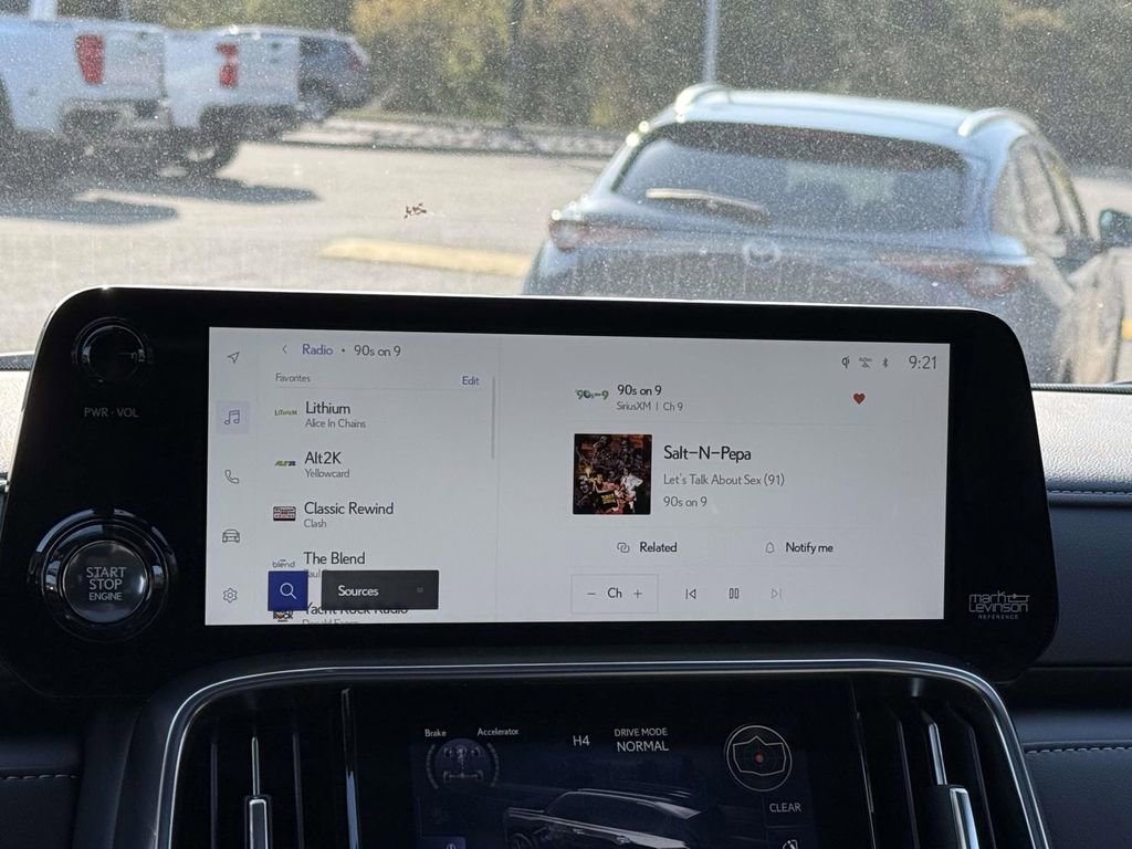 Used 2025 Lexus LX 600 4WD w/ Accessory Package (2T) image 10