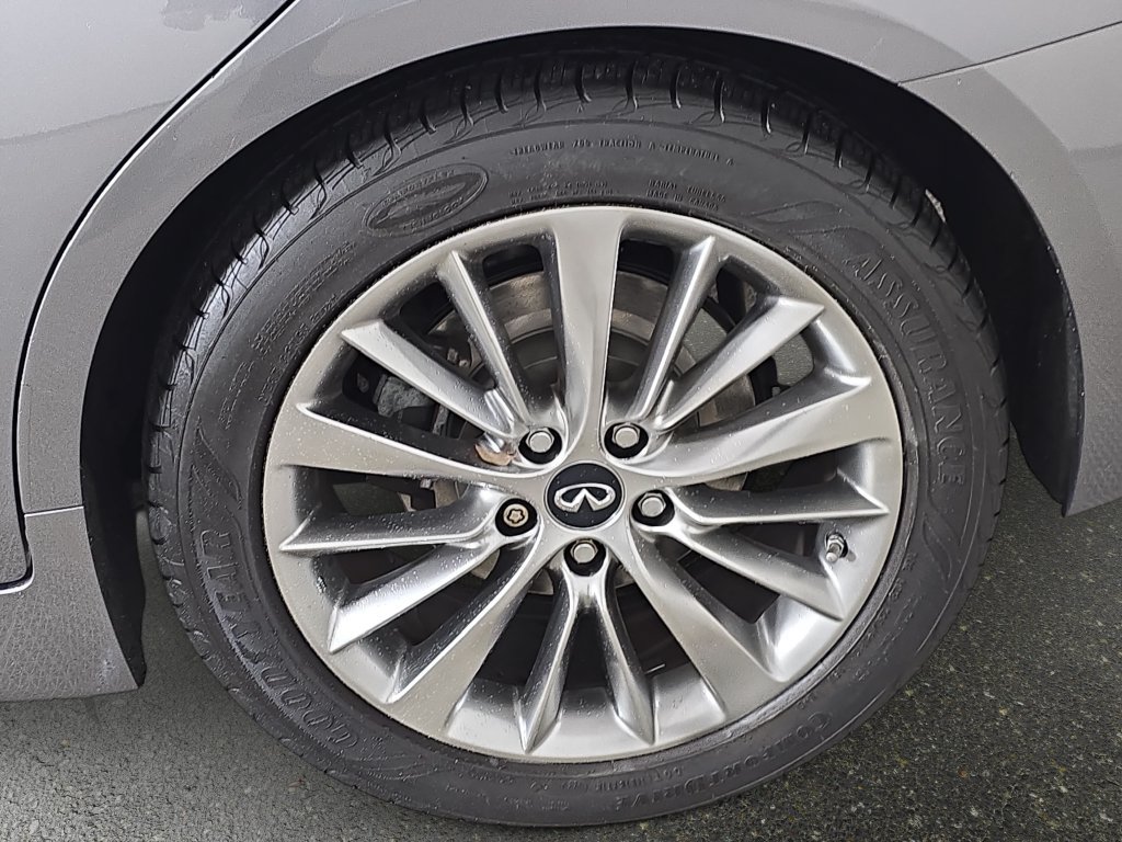 Used 2019 INFINITI Q50 Luxe w/ Essential Package (3.0T Luxe) AWD/4WD image 36
