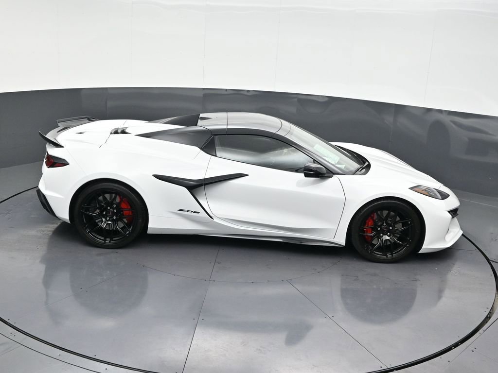 Used 2025 Chevrolet Corvette Z06 image 19