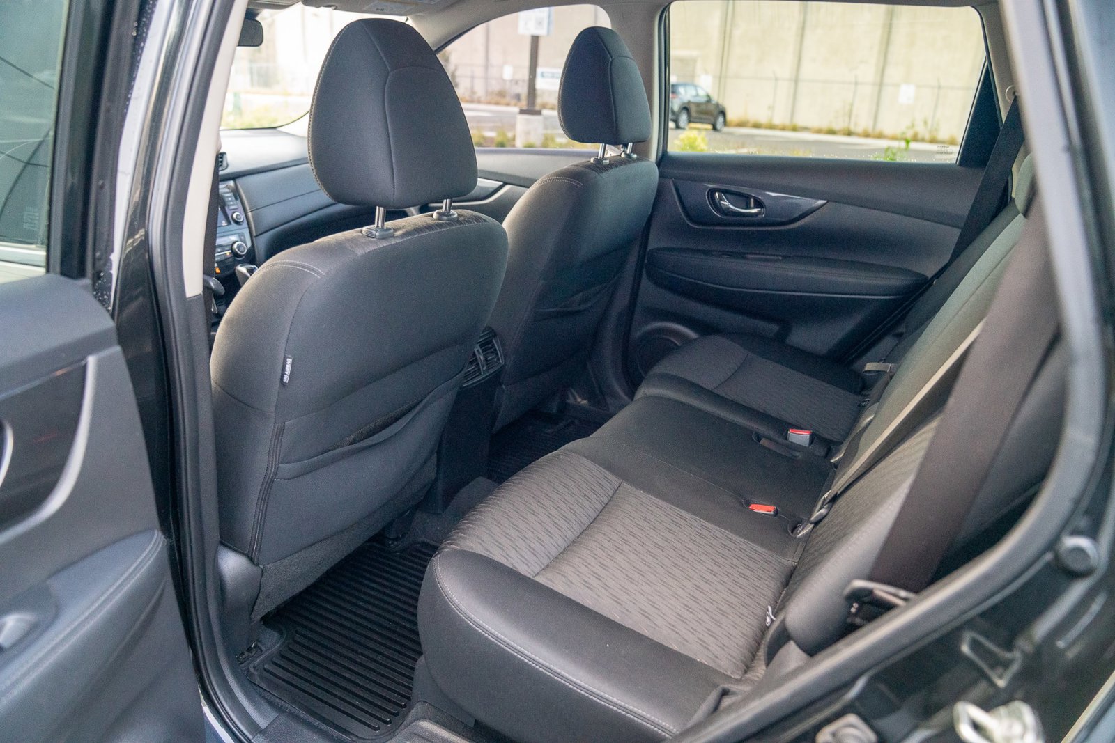 Used 2019 Nissan Rogue SV image 20