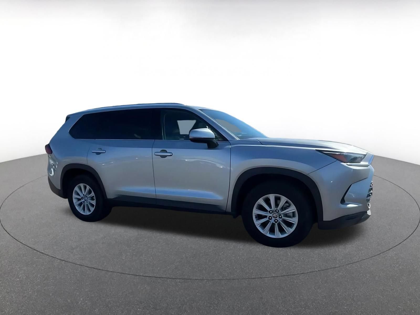 Used 2024 Toyota Grand Highlander AWD image 2