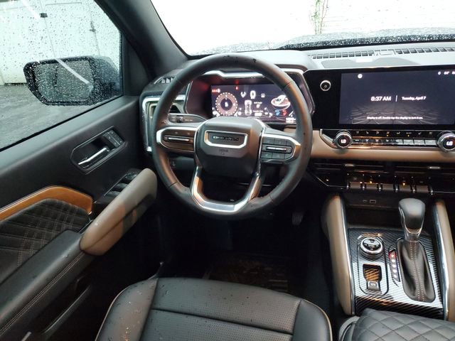 Used 2025 GMC Canyon Denali image 12