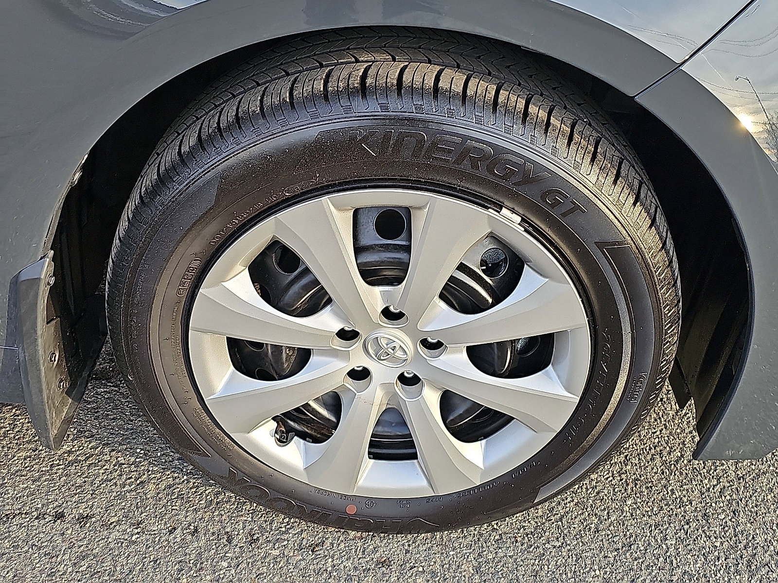 Used 2025 Toyota Corolla LE image 8