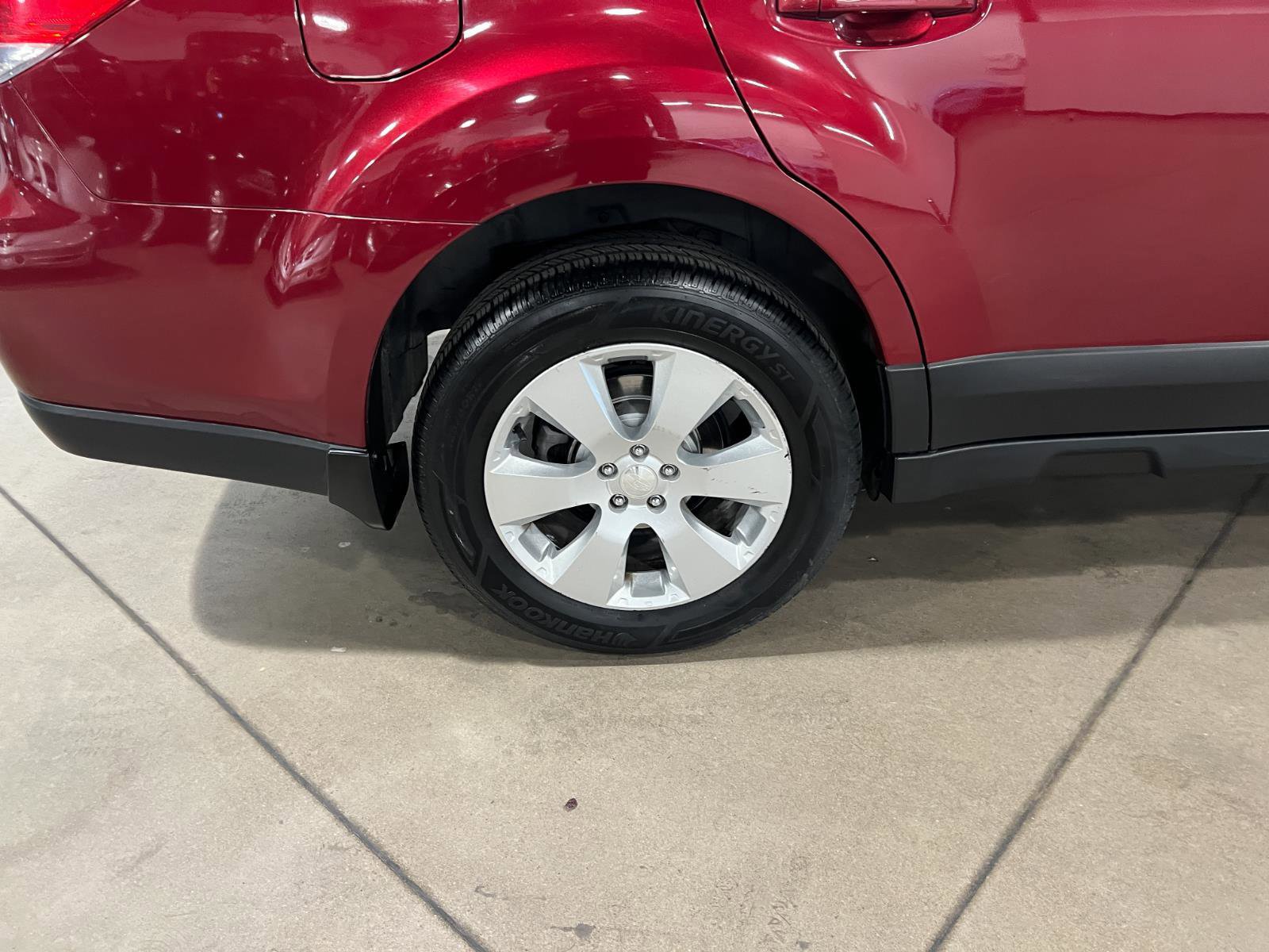 Used 2011 Subaru Outback 2.5i Premium image 41