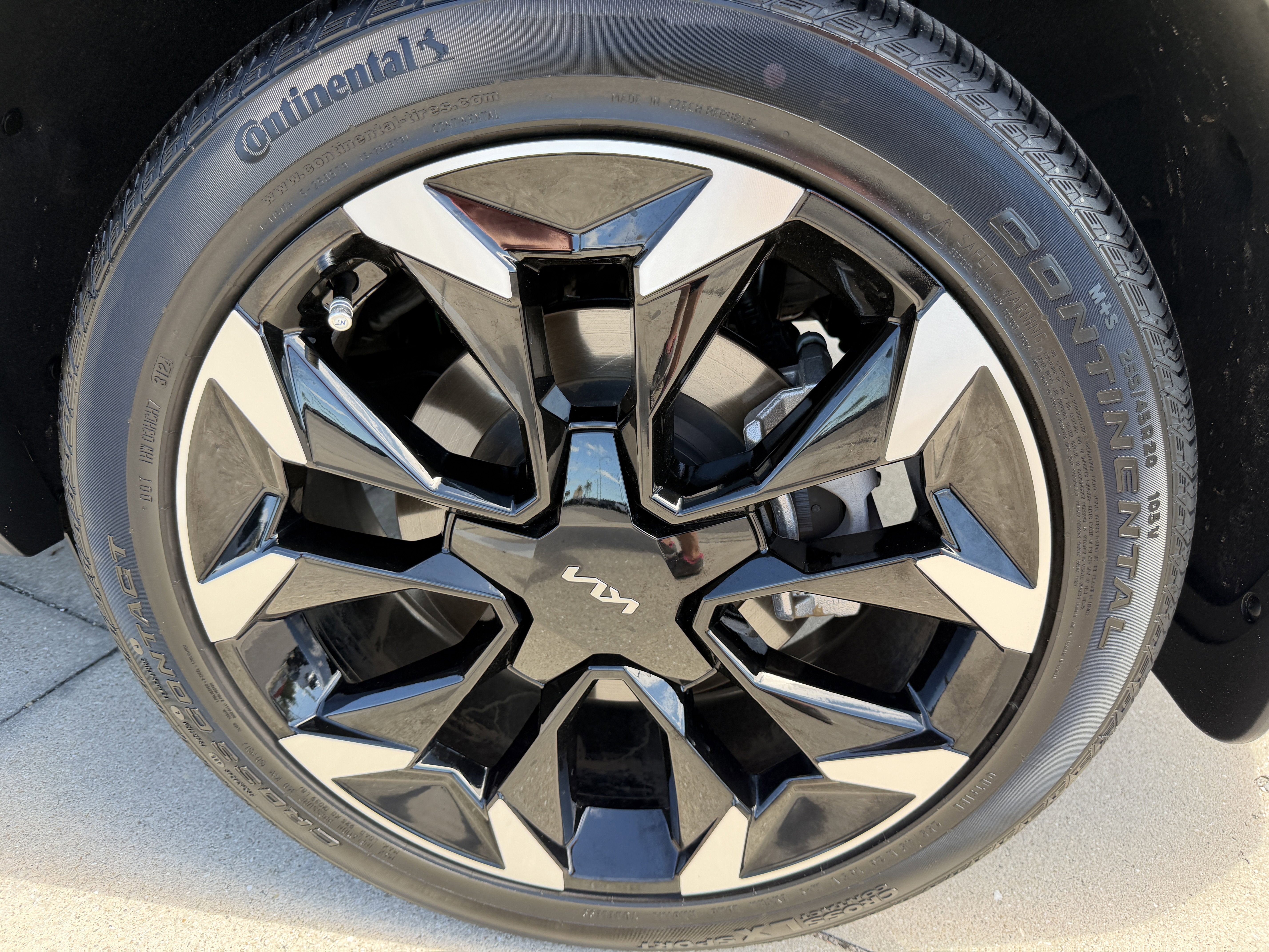 Used 2025 Kia Sorento SX image 36