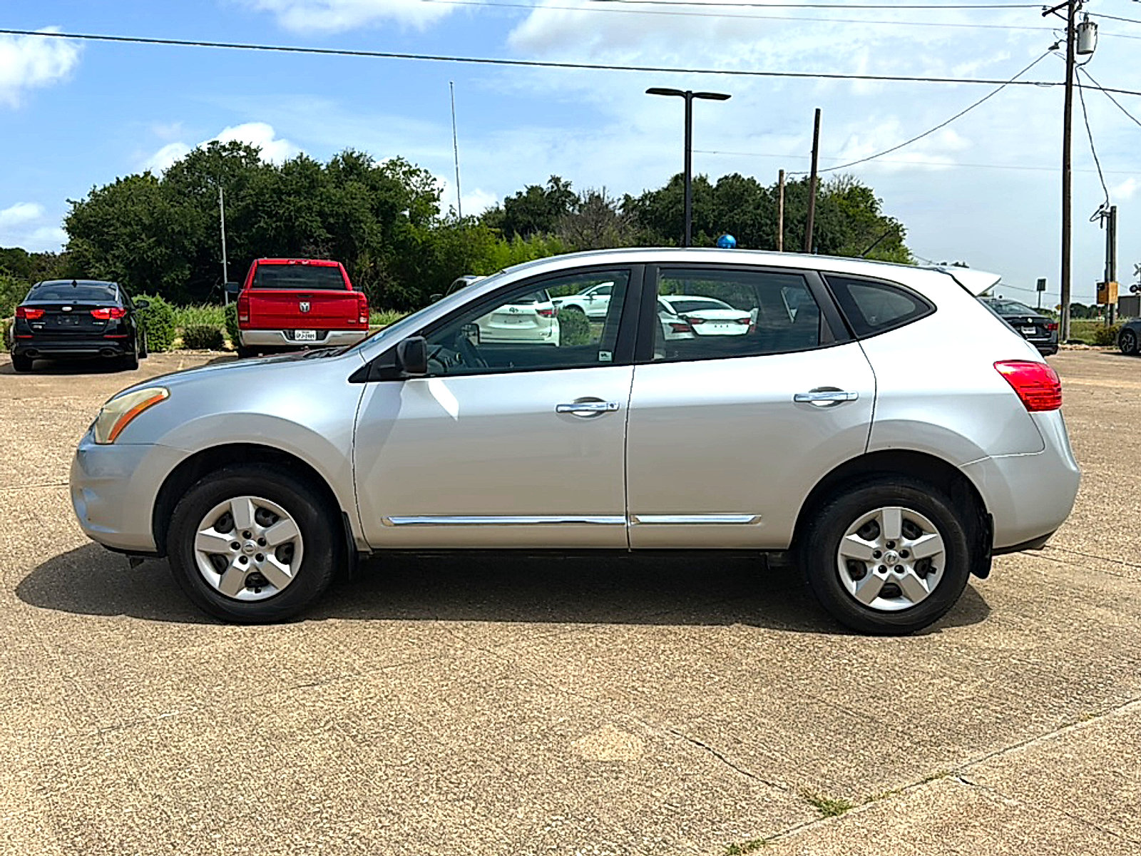 Used 2013 Nissan Rogue S FWD image 5