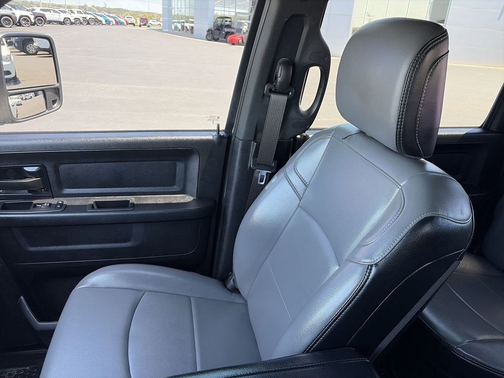 Used 2024 RAM 2500 Tradesman w/ Chrome Appearance Group AWD/4WD image 22