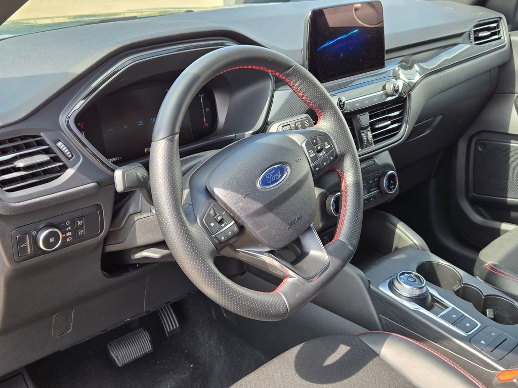 Used 2025 Ford Escape ST-Line Select AWD/4WD image 23