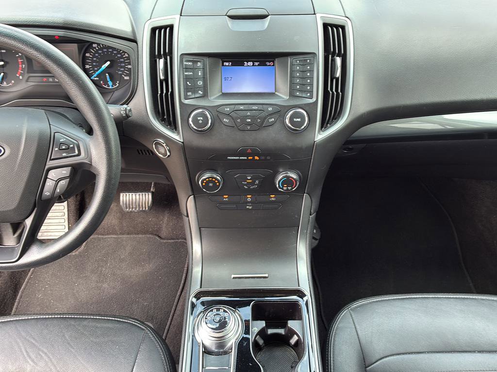 Used 2019 Ford Edge SE image 24