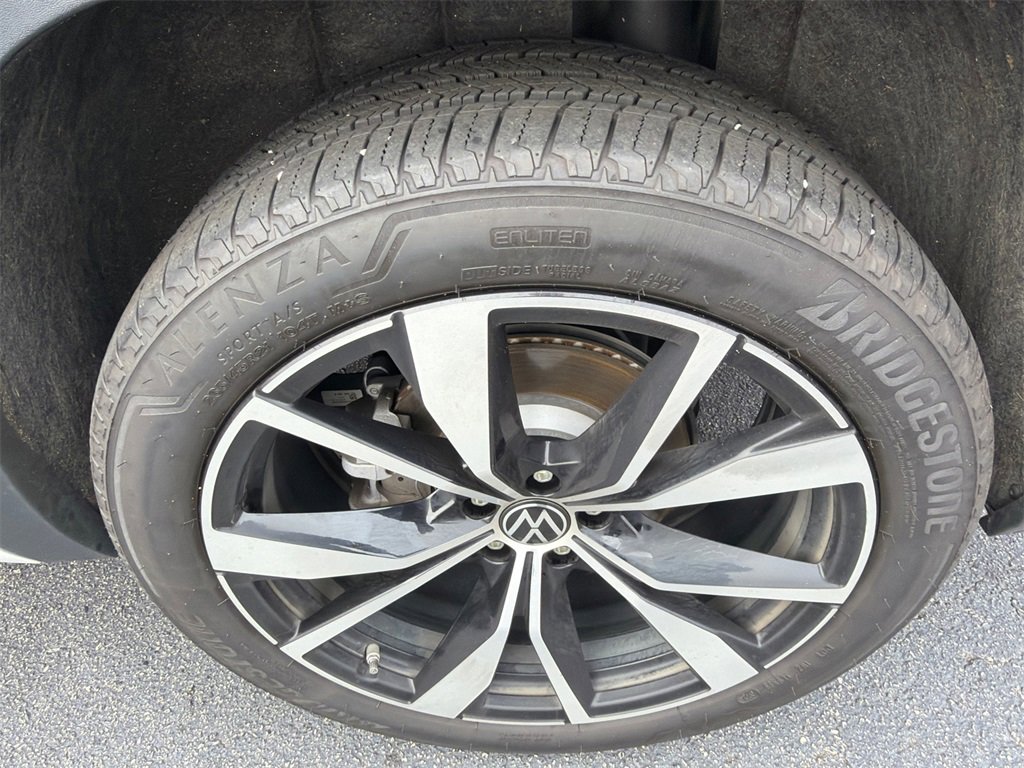 Used 2024 Volkswagen Atlas SEL Premium R-Line image 20