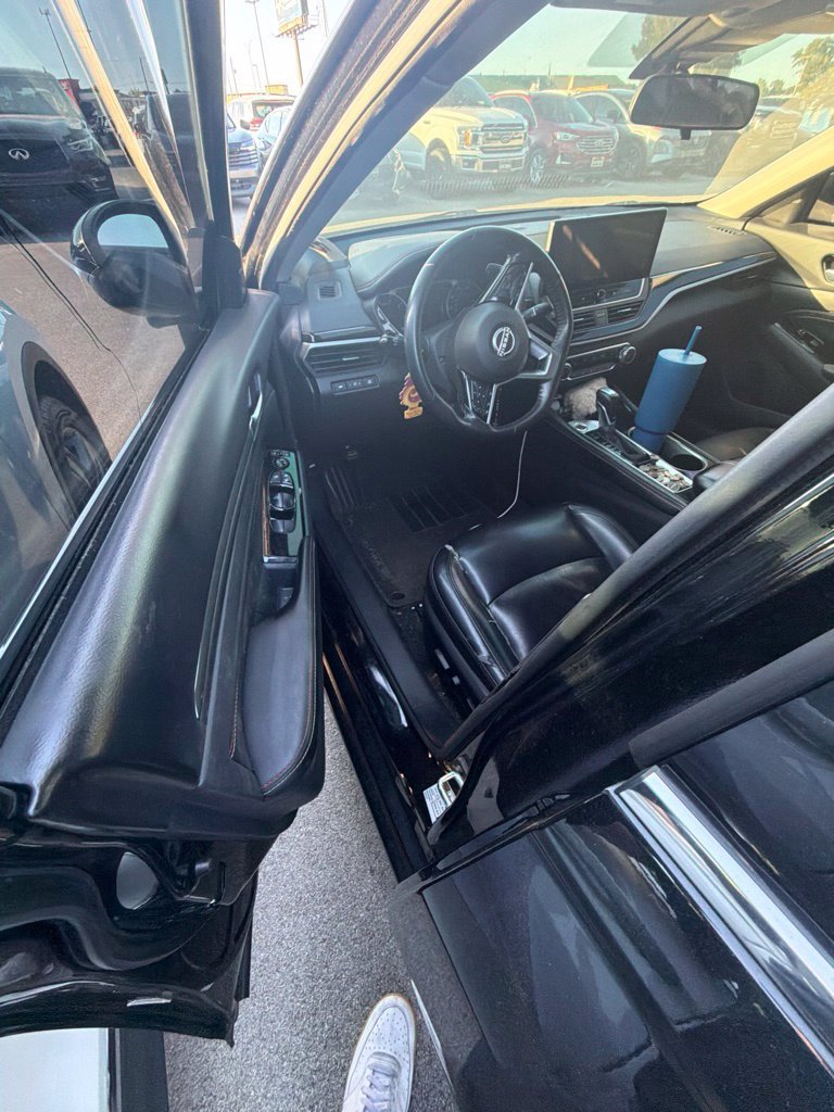 Used 2023 Nissan Altima 2.5 SR w/ SR Premium Package FWD image 11