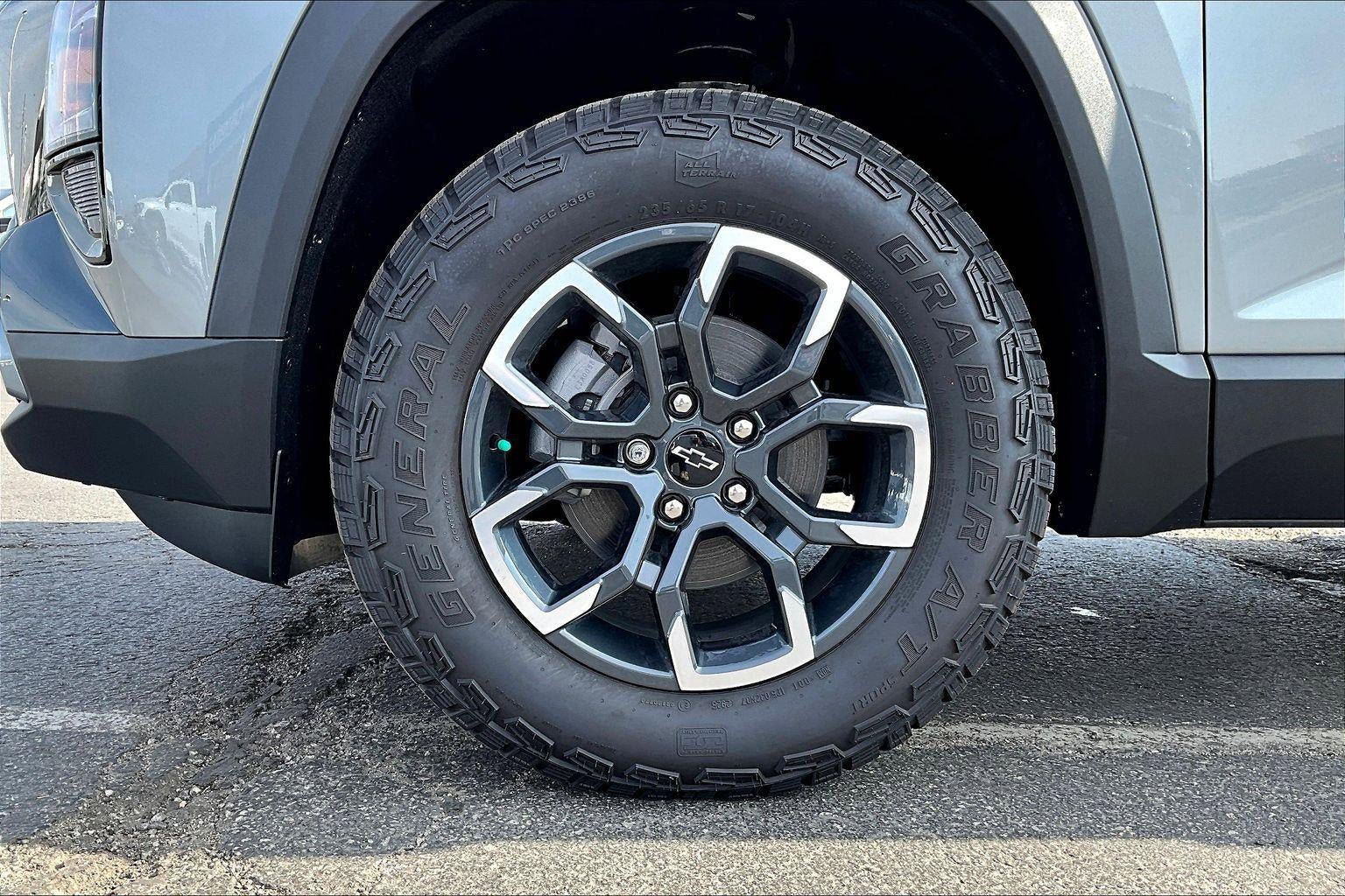 New 2026 Chevrolet Equinox ACTIV w/ Convenience Package III AWD/4WD image 12