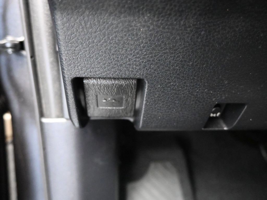 Used 2017 Toyota Tacoma TRD Off-Road image 29