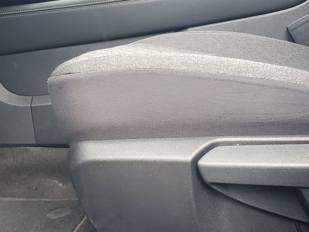 Used 2025 Nissan Kicks SV image 11