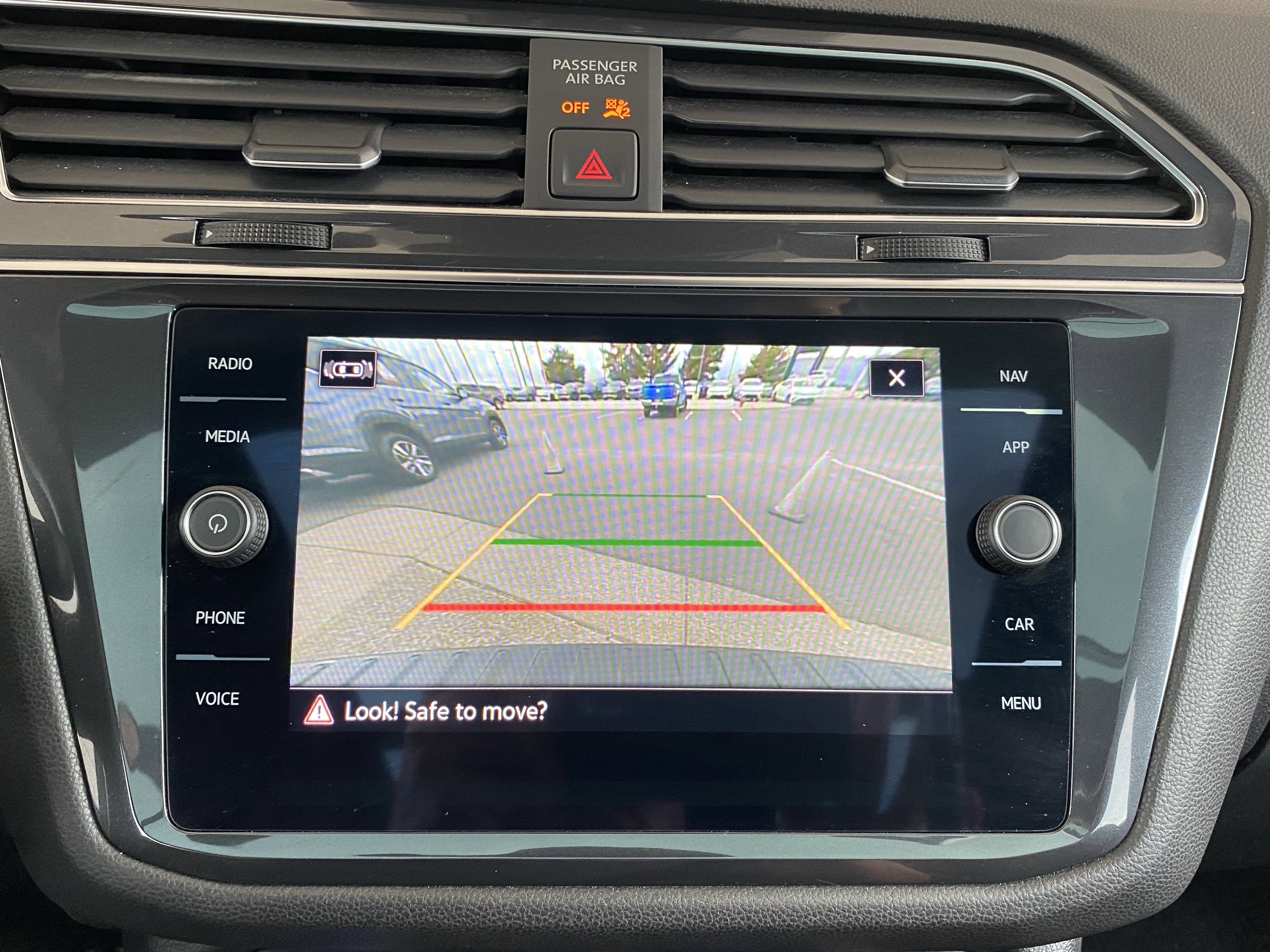 Used 2023 Volkswagen Tiguan SEL R-Line image 4