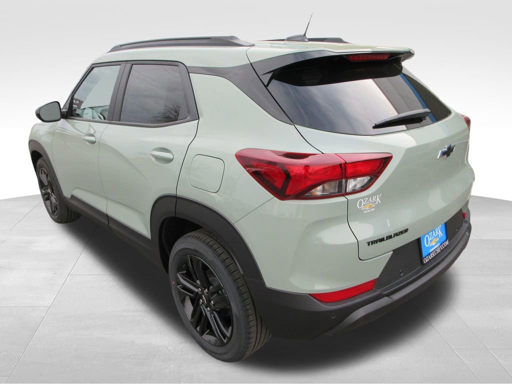 New 2026 Chevrolet TrailBlazer LT w/ Convenience Package FWD image 3