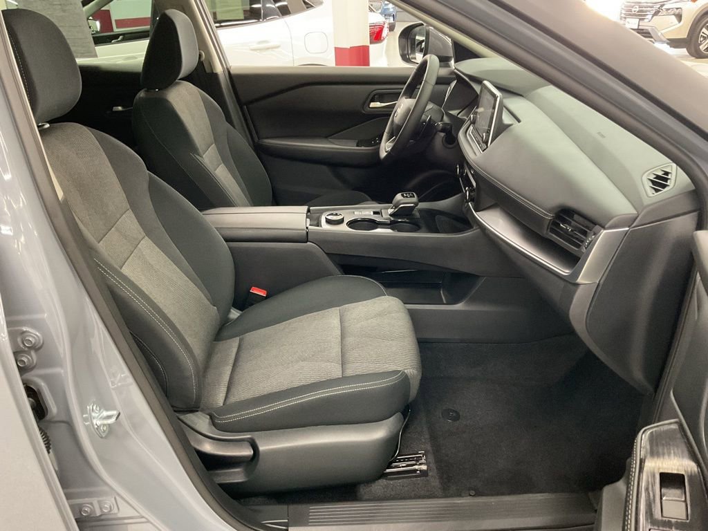 Used 2026 Nissan Rogue SV w/ Cold Weather Package image 18