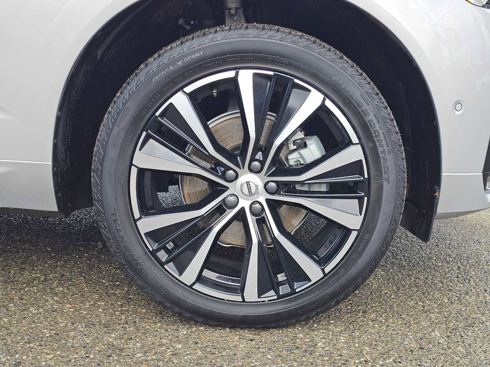 Used 2025 Volvo XC60 B5 Plus w/ Protection Package Premier image 9