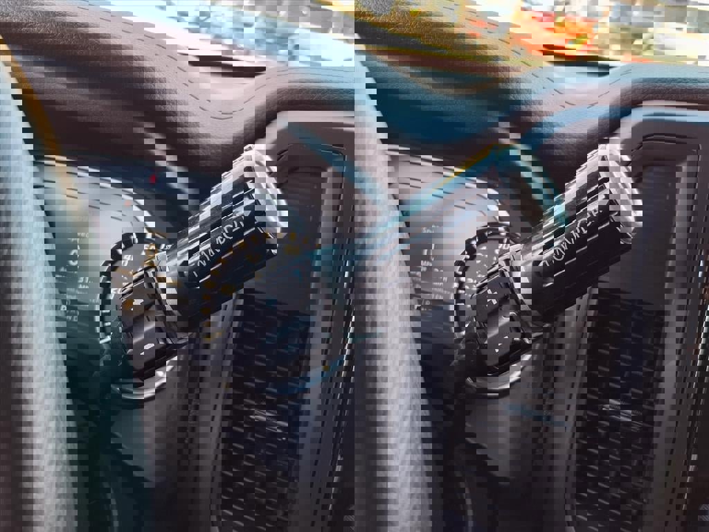 Used 2023 Nissan Titan SV image 25