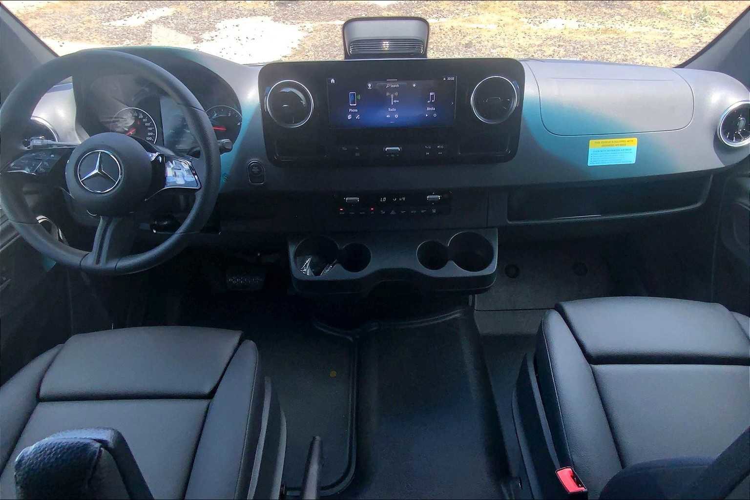 Used 2025 Mercedes-Benz Sprinter 2500 image 16