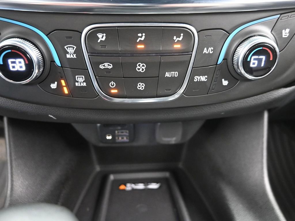 Used 2023 Chevrolet Traverse Premier image 21