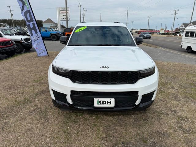 Used 2024 Jeep Grand Cherokee L Laredo image 2