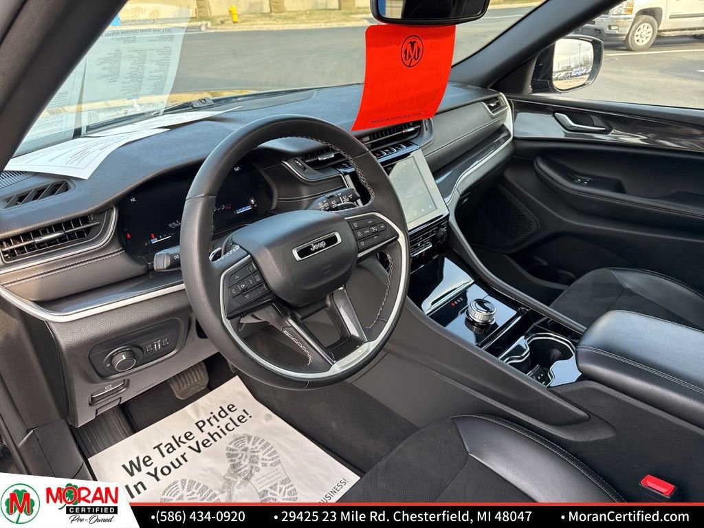 Used 2023 Jeep Grand Cherokee Altitude image 12