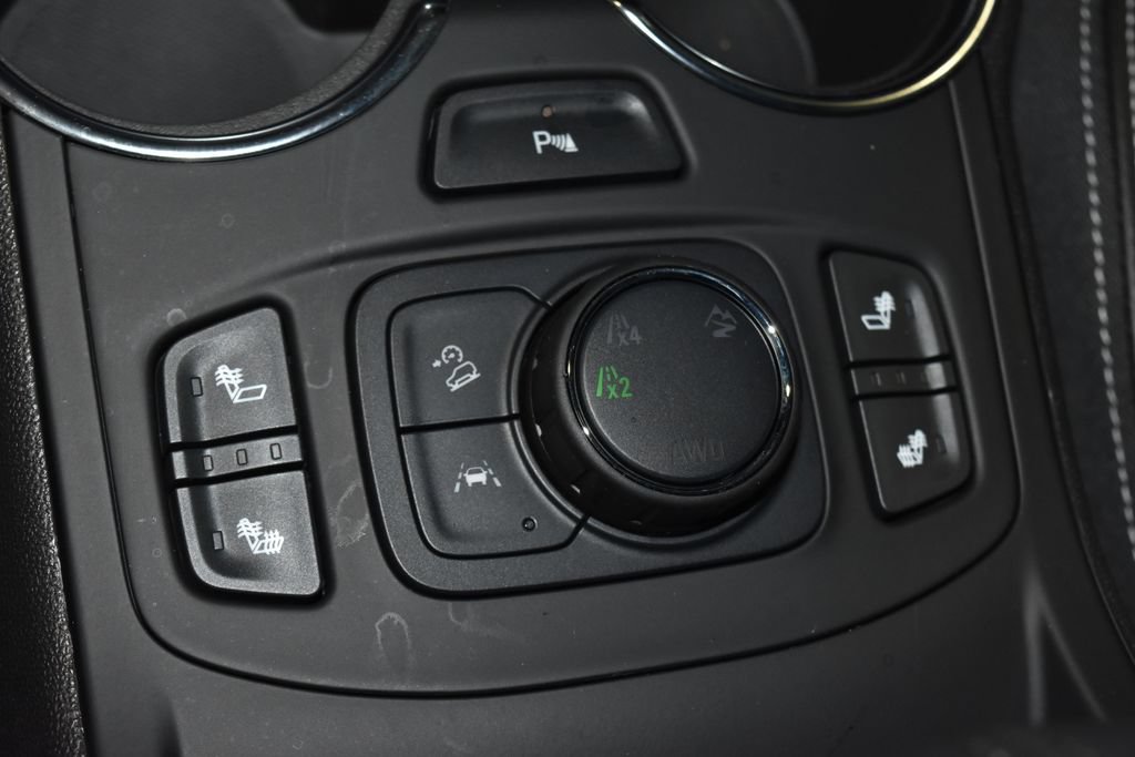 Used 2024 GMC Terrain SLT w/ Tech Package AWD/4WD image 18