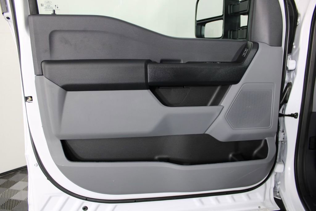 Used 2026 Ford F550 4x4 Regular Cab Super Duty w/ XL Chrome Package image 12