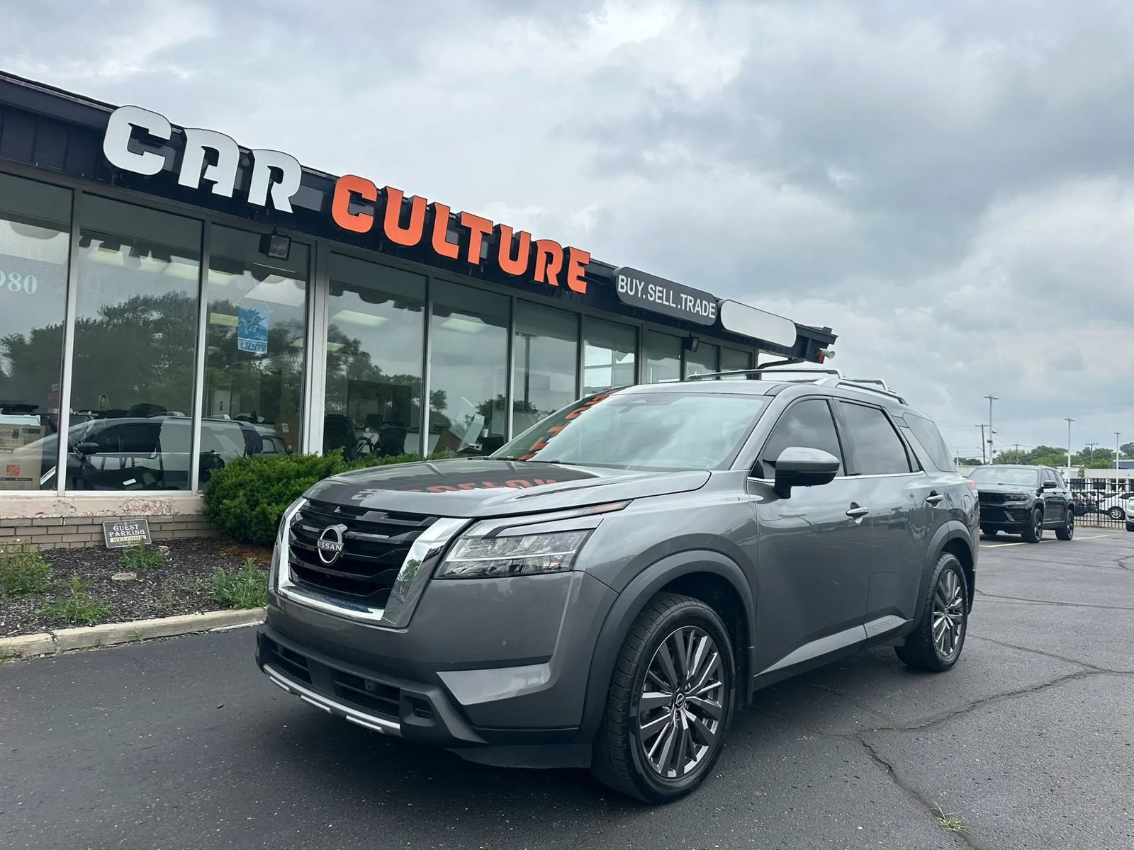 Used 2023 Nissan Pathfinder SL w/ SL Premium Package AWD/4WD image 1