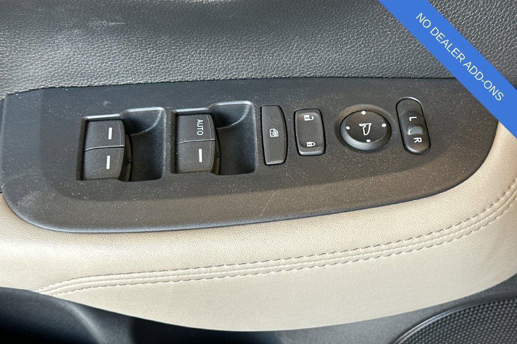Used 2025 Honda HR-V LX image 12