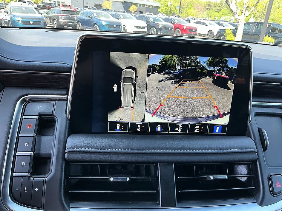 Used 2024 Chevrolet Suburban Z71 w/ Luxury Package AWD/4WD image 17