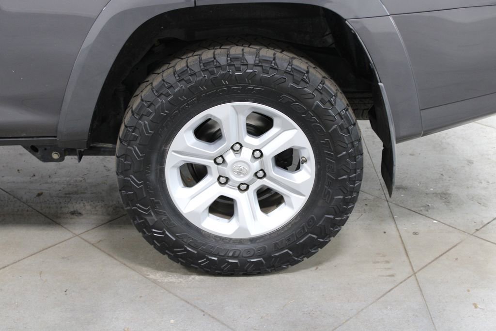 Used 2018 Toyota 4Runner SR5 image 17