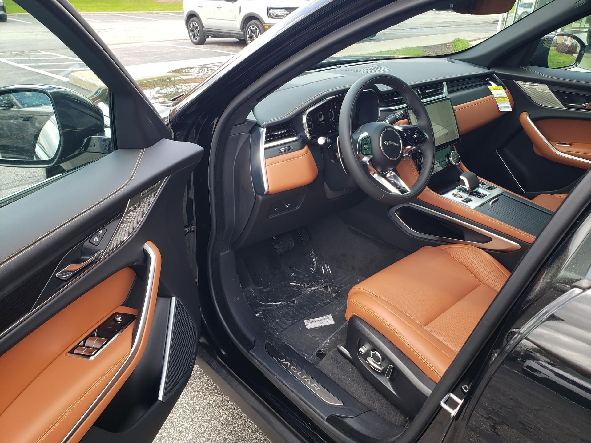 New 2026 Jaguar F-PACE R-Dynamic S AWD/4WD image 9
