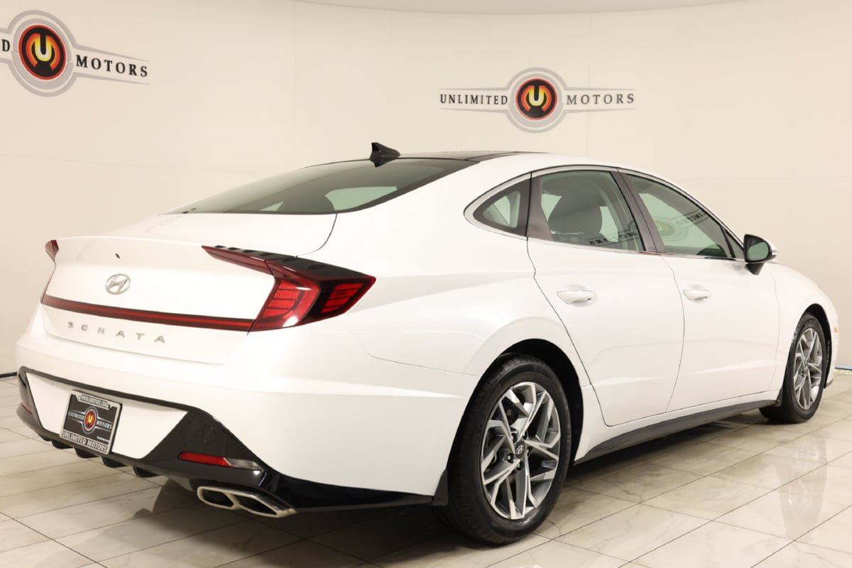 Used 2022 Hyundai Sonata SEL w/ Convenience Package FWD image 3