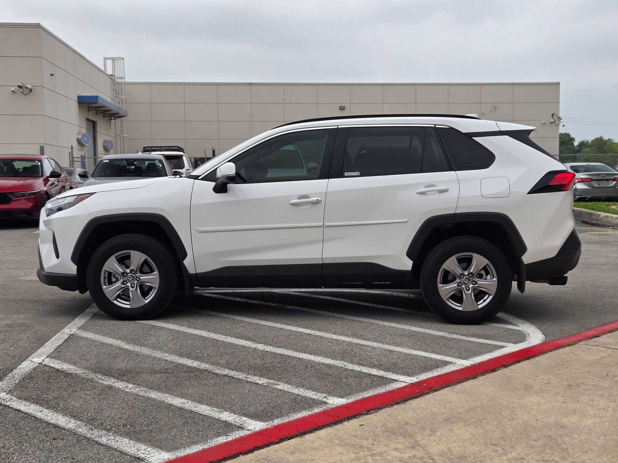 Used 2025 Toyota RAV4 XLE w/ Convenience Package FWD image 6