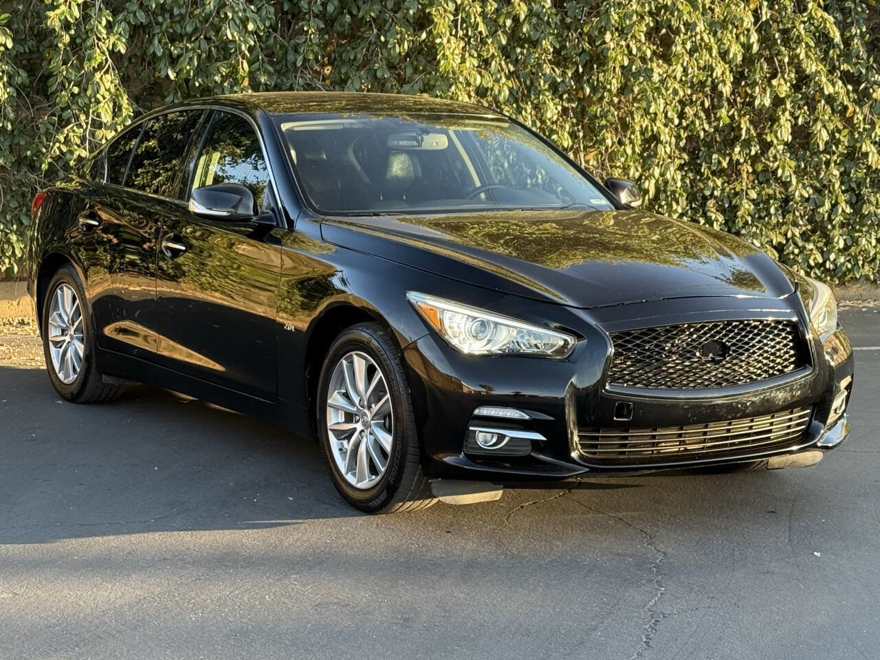 Used 2017 INFINITI Q50 2.0t w/ Moonroof Package image 3