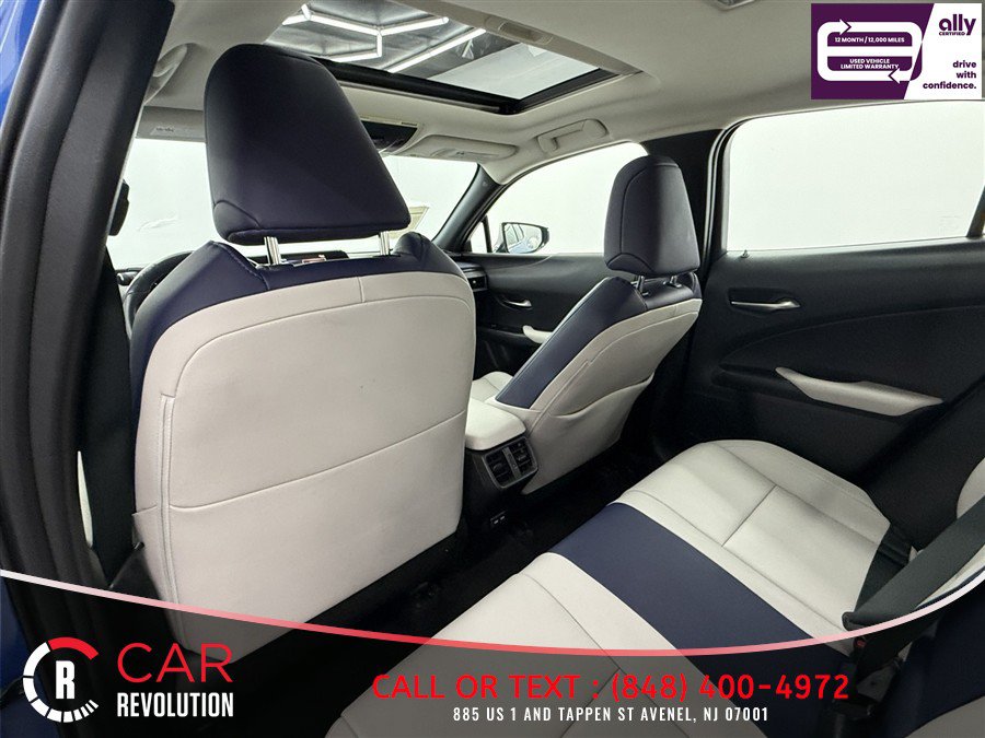 Used 2022 Lexus UX 250h w/ Premium Package AWD/4WD image 31