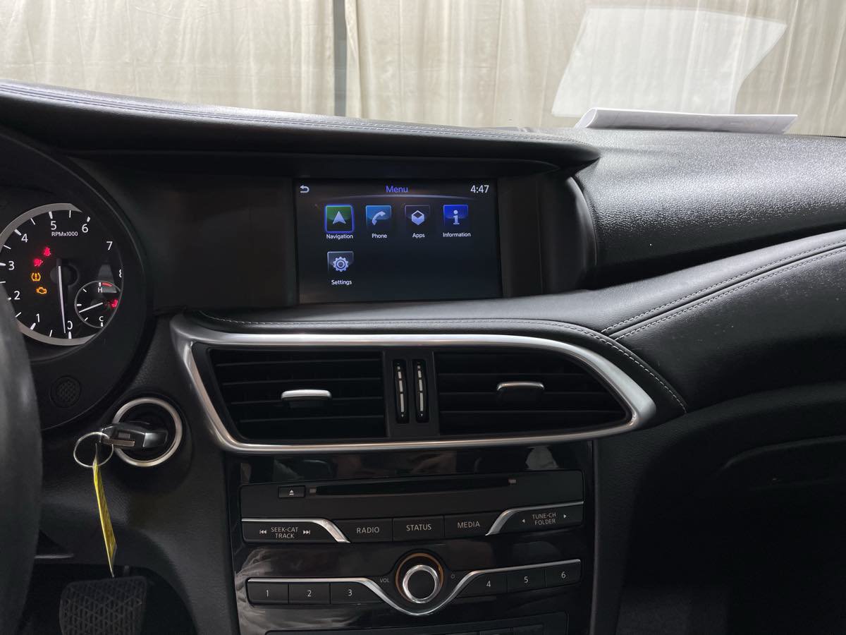 Used 2018 INFINITI QX30 AWD w/ Cargo Package image 11