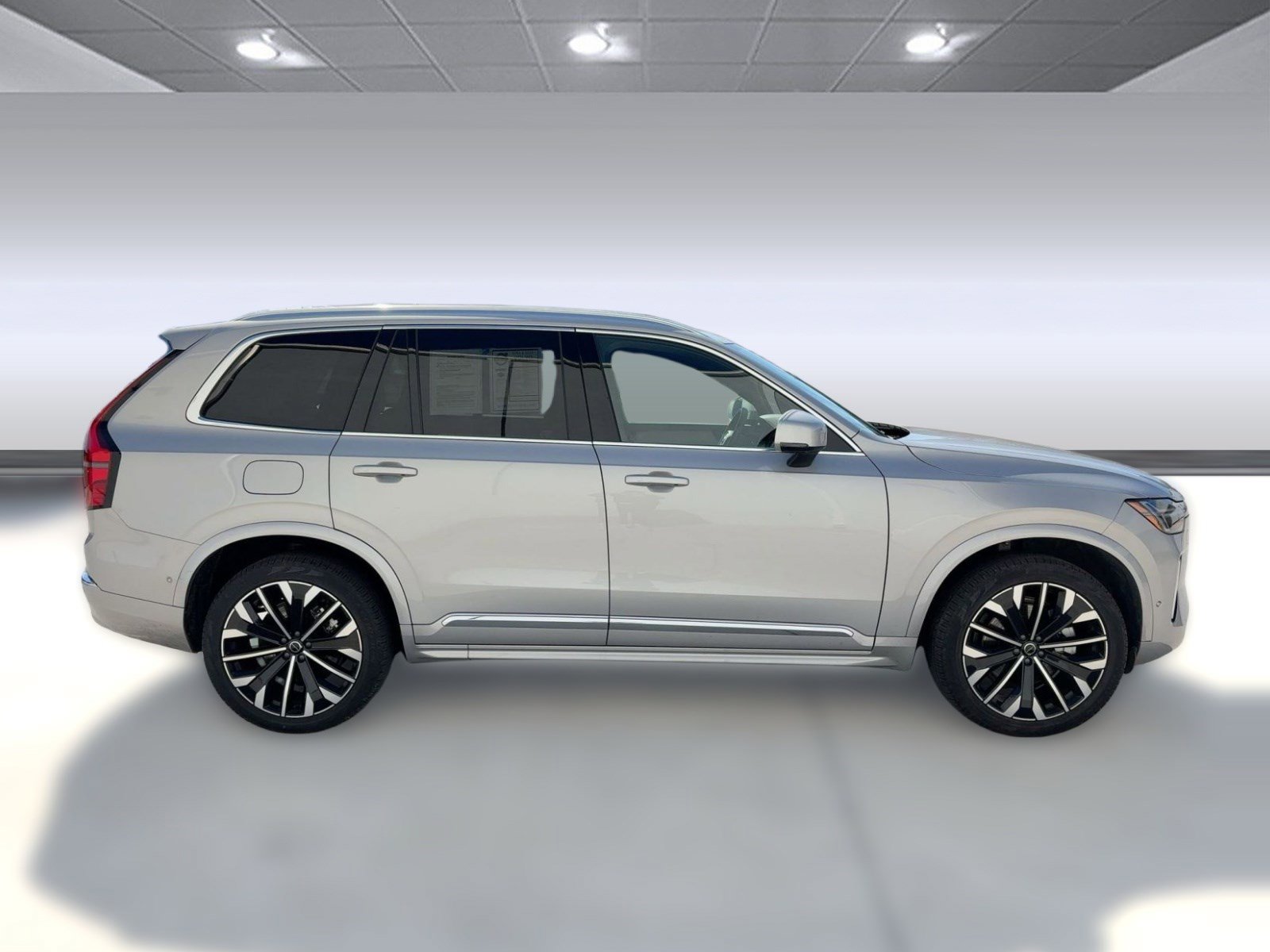 Certified 2025 Volvo XC90 B5 Plus image 8