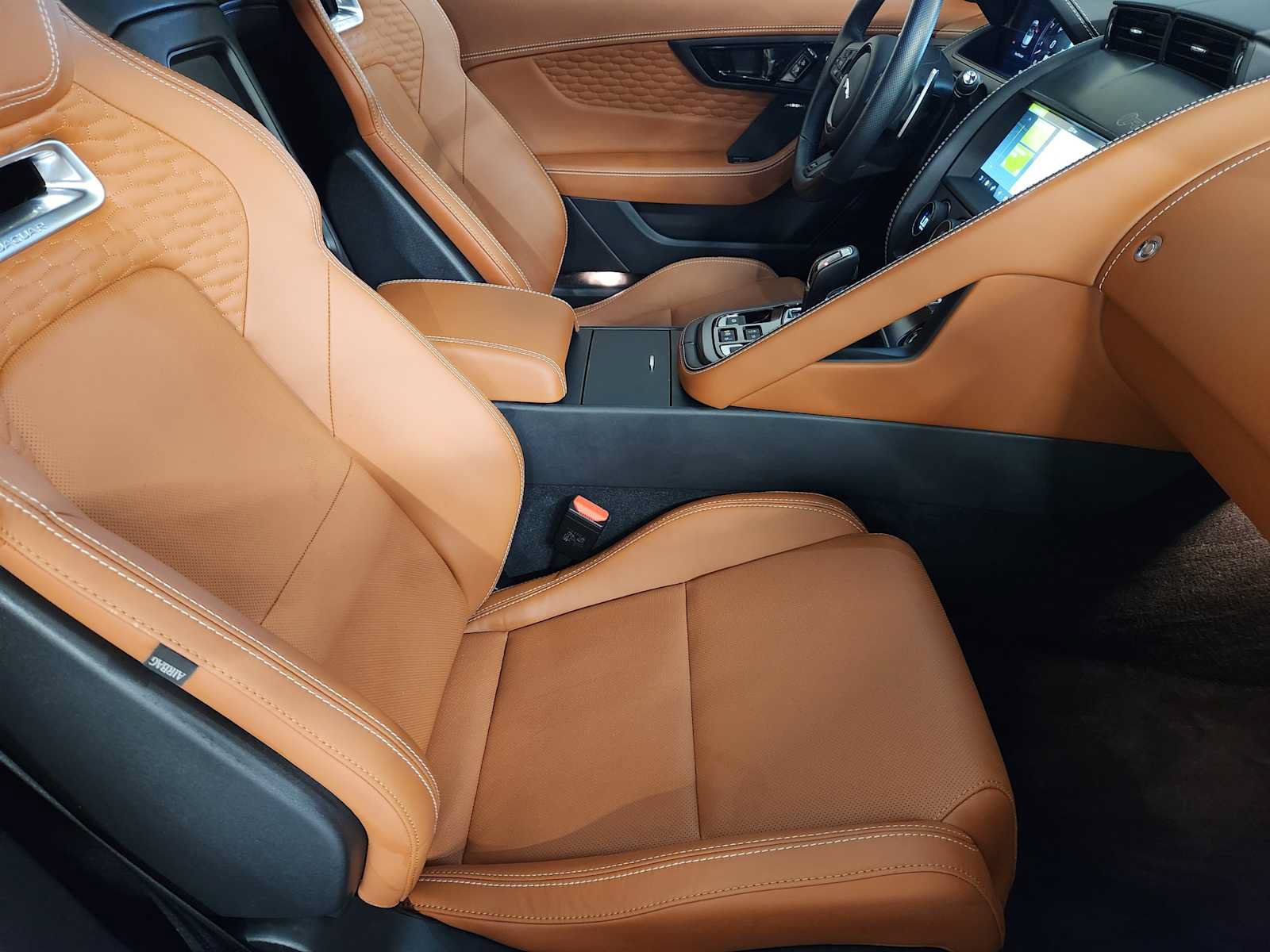 Used 2023 Jaguar F-TYPE R AWD/4WD image 3